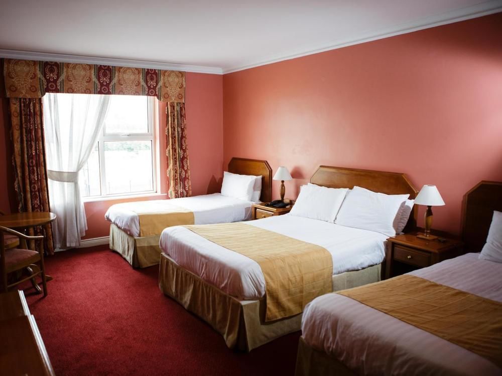 Inishowen Gateway Hotel Банкрана Экстерьер фото